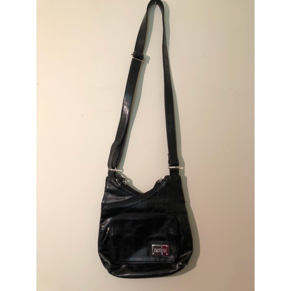 Kenneth Cole Reaction Handbags - YEAR END CLEAR OUT - Kenneth Cole crossbody bag